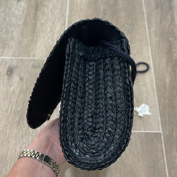 Rainbow Weave Straw Crossbody Bag - Picture 5 of 6